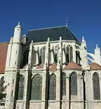 Visite libre de l'ancienne collégiale Saint-Pierre