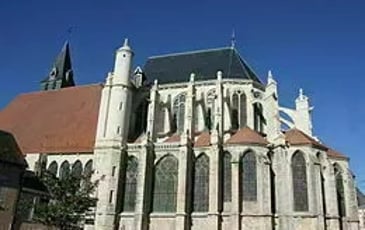 Visite libre de l'ancienne collégiale Saint-Pierre