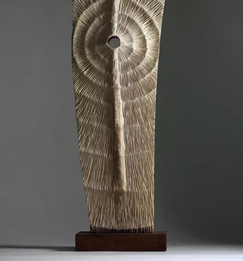 « Jardin secret, Jardin sacré », sculpture sur bois