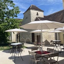Ambiance pique-nique et bar à jeux à la Cité de Chablis