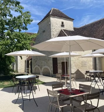 Ambiance pique-nique et bar à jeux à la Cité de Chablis