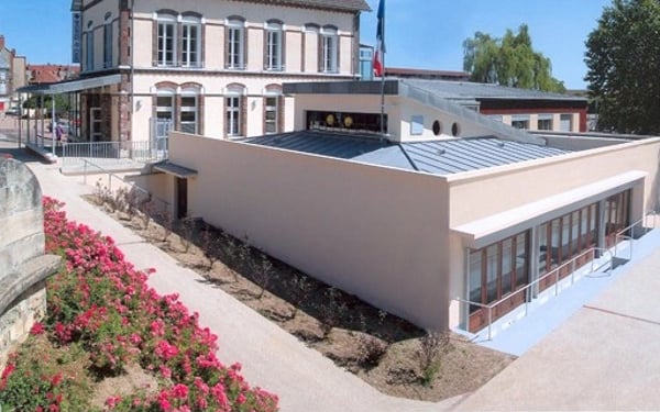 Extérieur du cabaret l'Escale à Migennes
